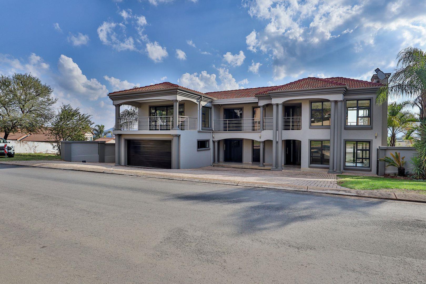 4 Bedroom House for sale in Xanadu P24112777569