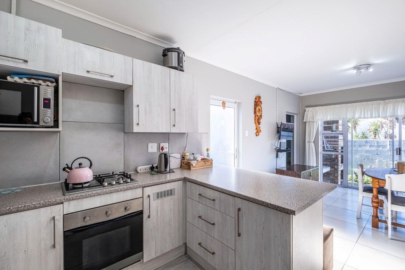 Overbaakens Property Townhouses for sale in Overbaakens