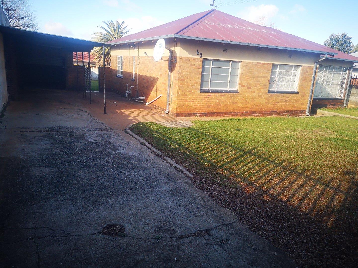 2 Bedroom House for sale in Primrose Hill 48 Deutzia Road P24112782451