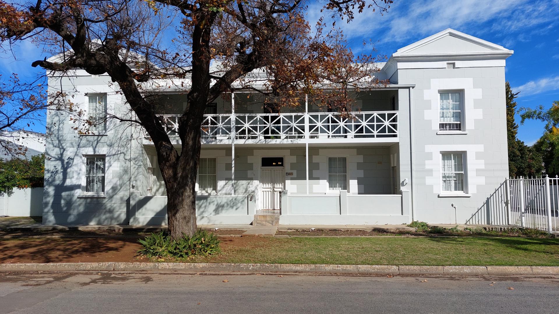 8 Bedroom House for sale in Robertson 7 Victoria Street P24112783382