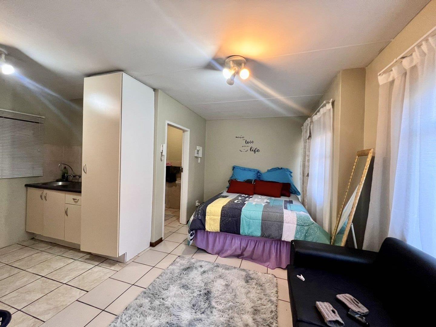 0.5 Bedroom Apartment / flat for sale in Auckland Park P24112785442