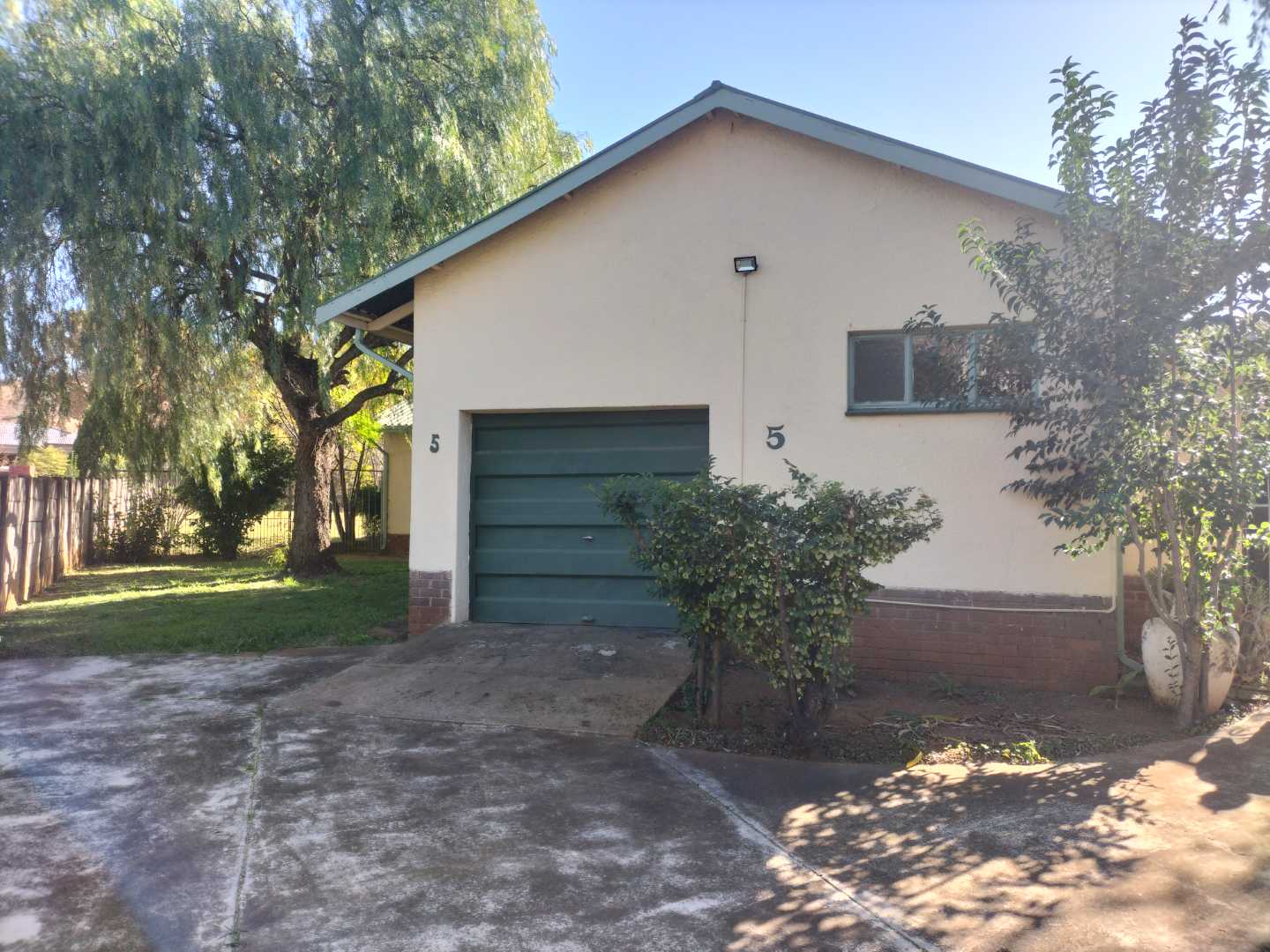 Barry Hertzog Park Property Property and houses for sale in Barry