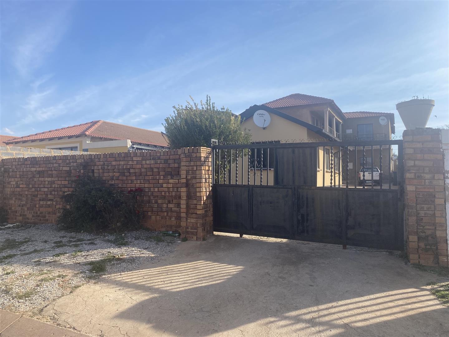 Protea Glen Property Houses to rent in Protea Glen