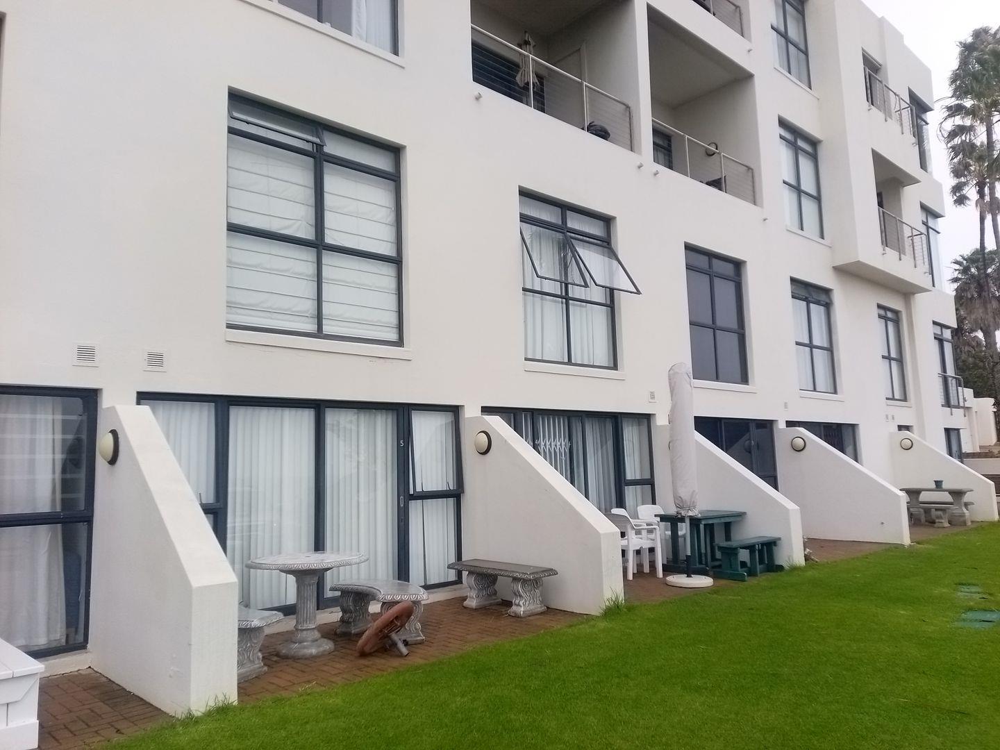 Santos Bay Property Apartments / flats for sale in Santos Bay