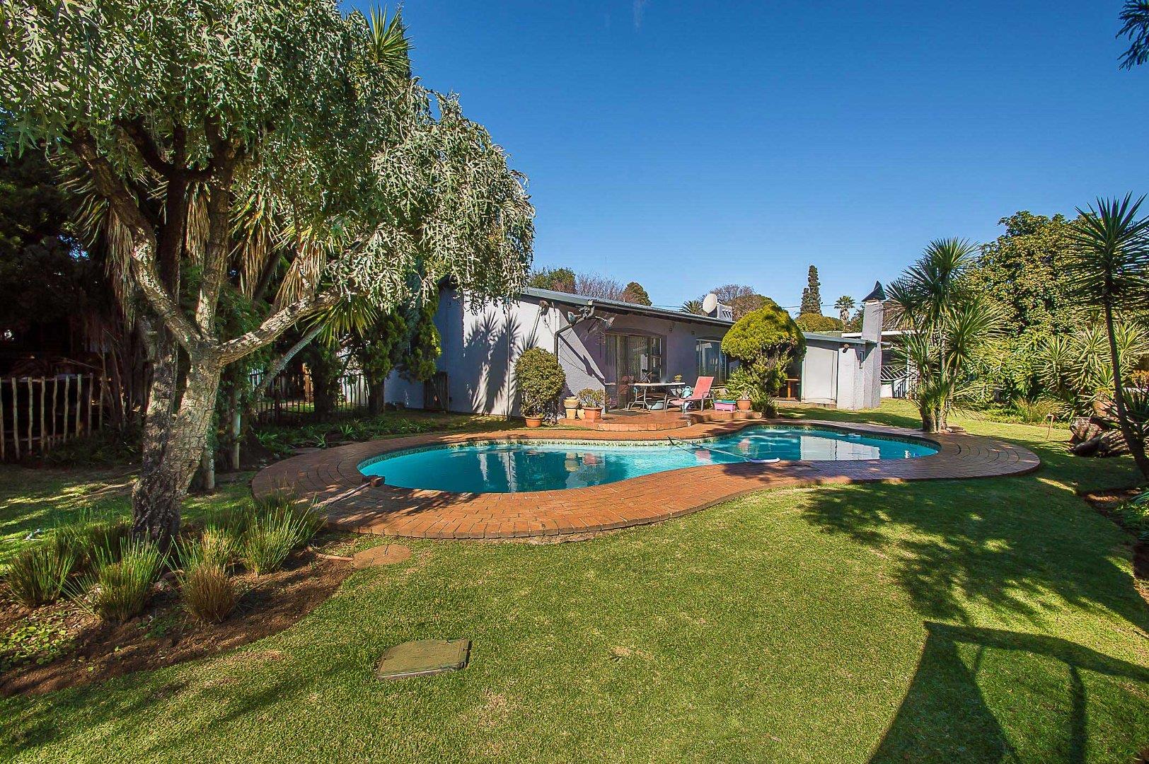 3 Bedroom House for sale in Florida Glen 13 Edelbert Avenue P24112787498