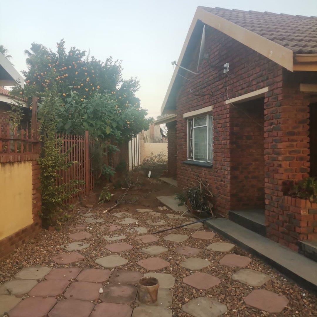 Danville, Mafikeng Property Property and houses for sale in Danville