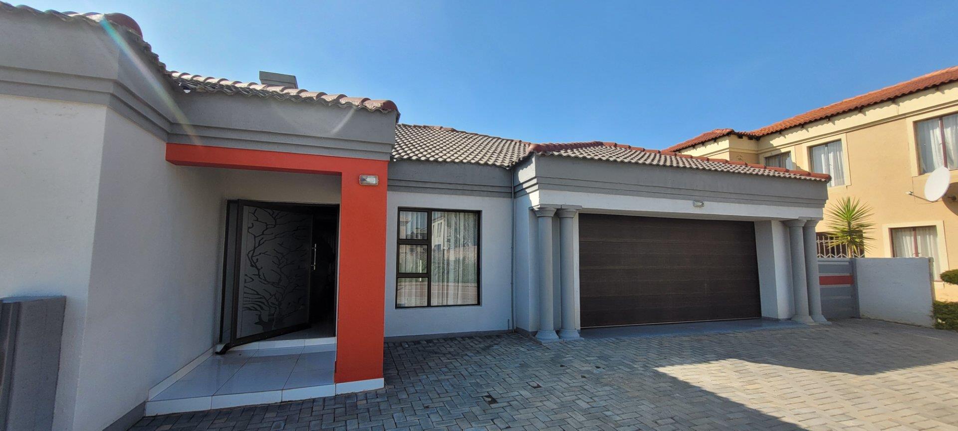 3 Bedroom House for sale in The Orchards 6557 Mint Str P24112511549