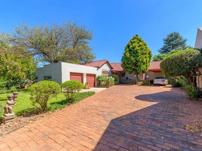 3 Bedroom House for Sale in Simmerfield