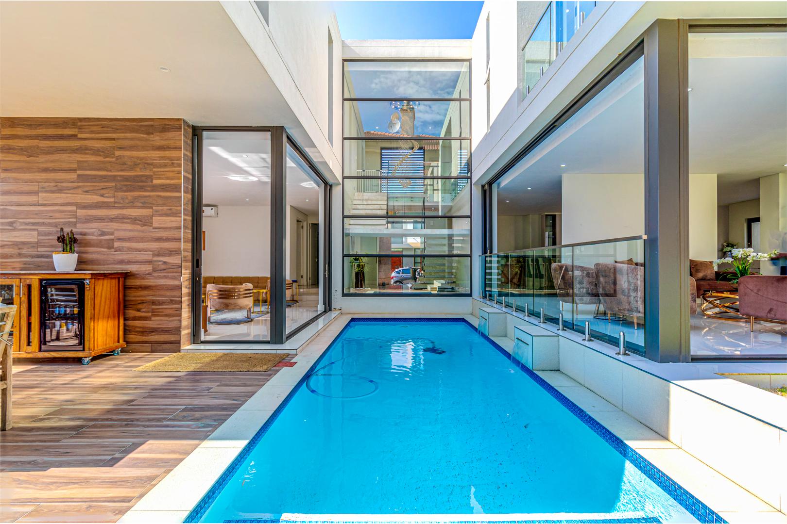 6 Bedroom House for sale in Sandown P24112790532