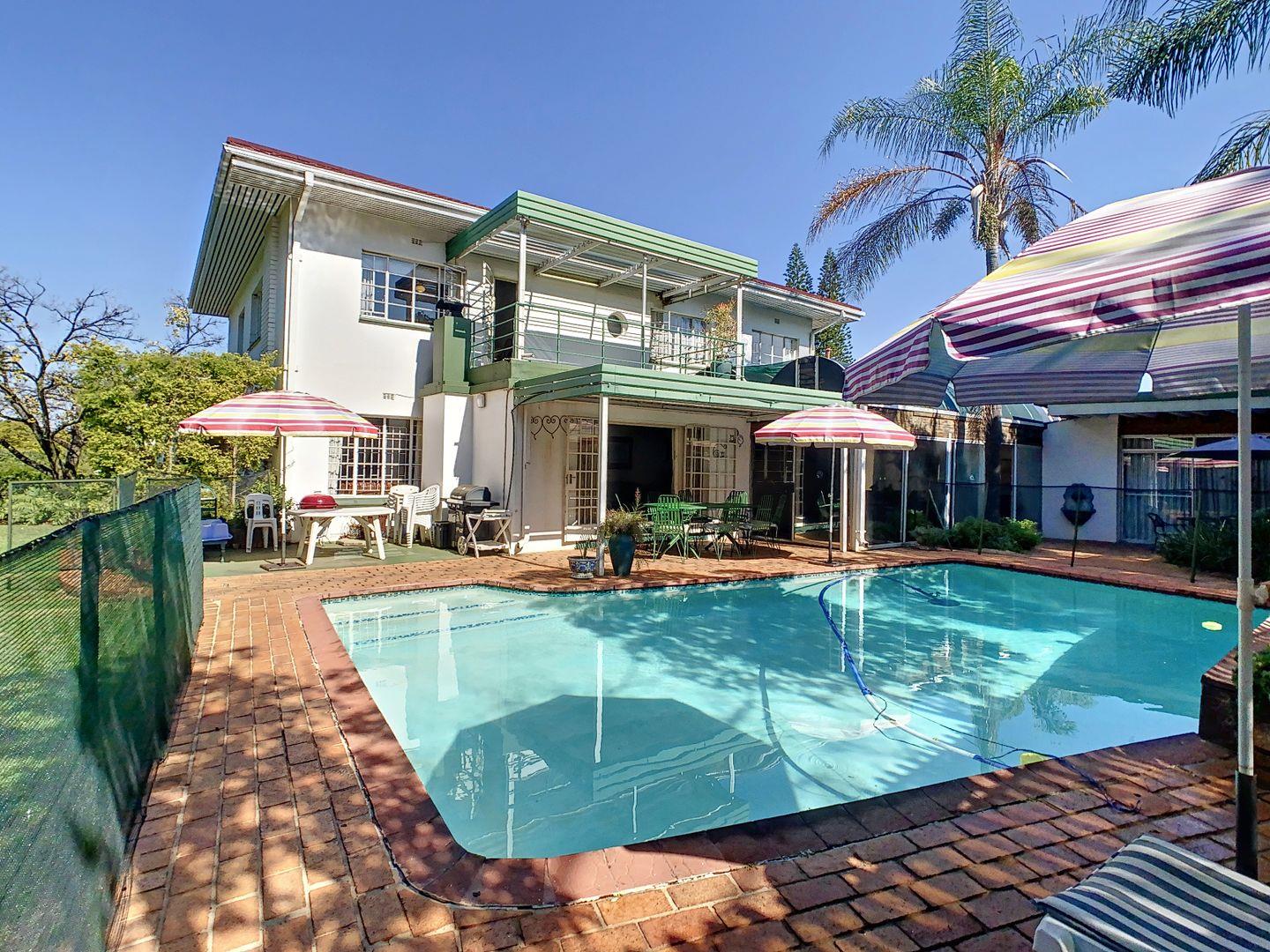 11 Bedroom House for sale in Eastwood P24112790945