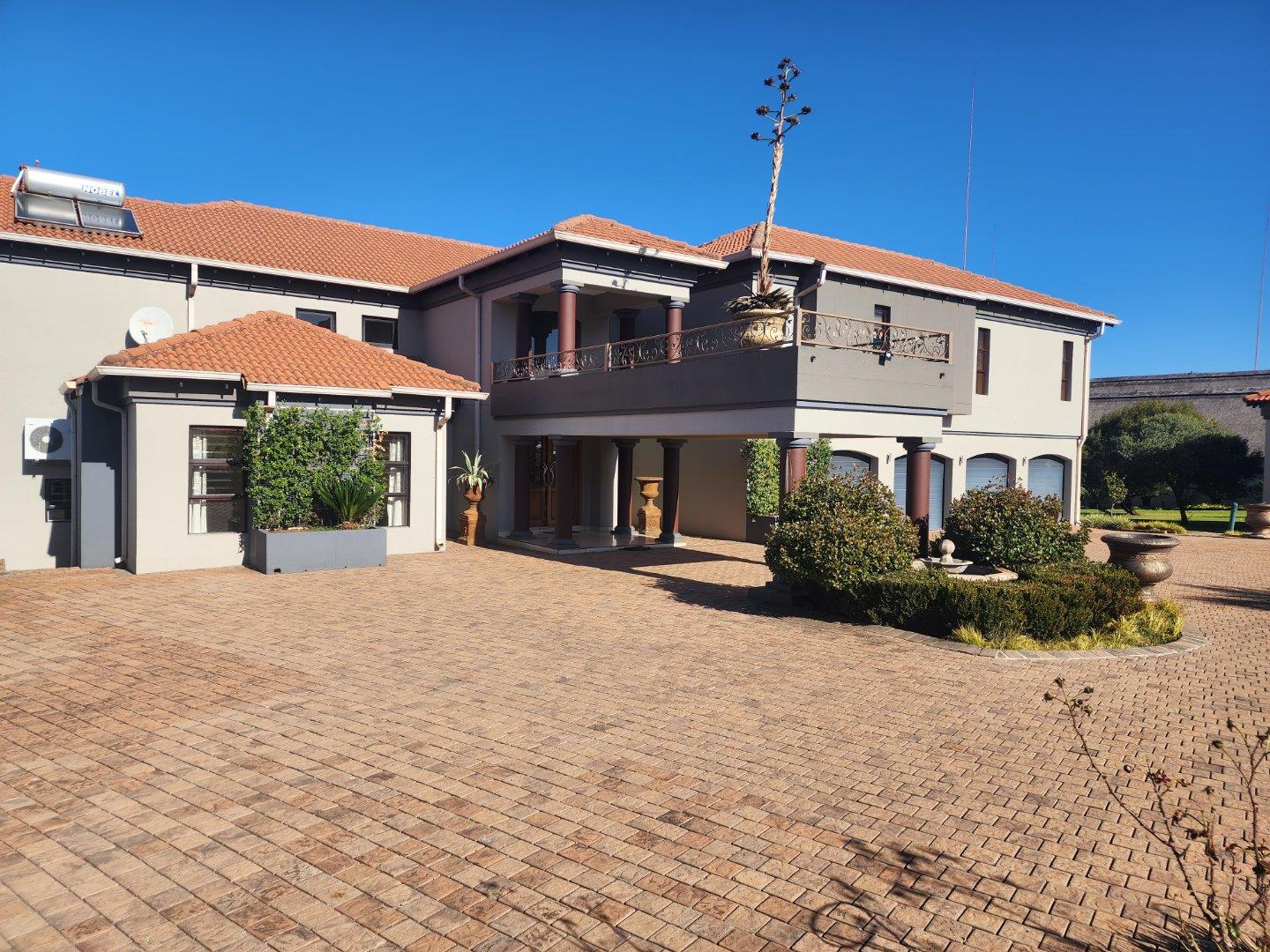 5 Bedroom House for sale in Three Rivers East P24112793303