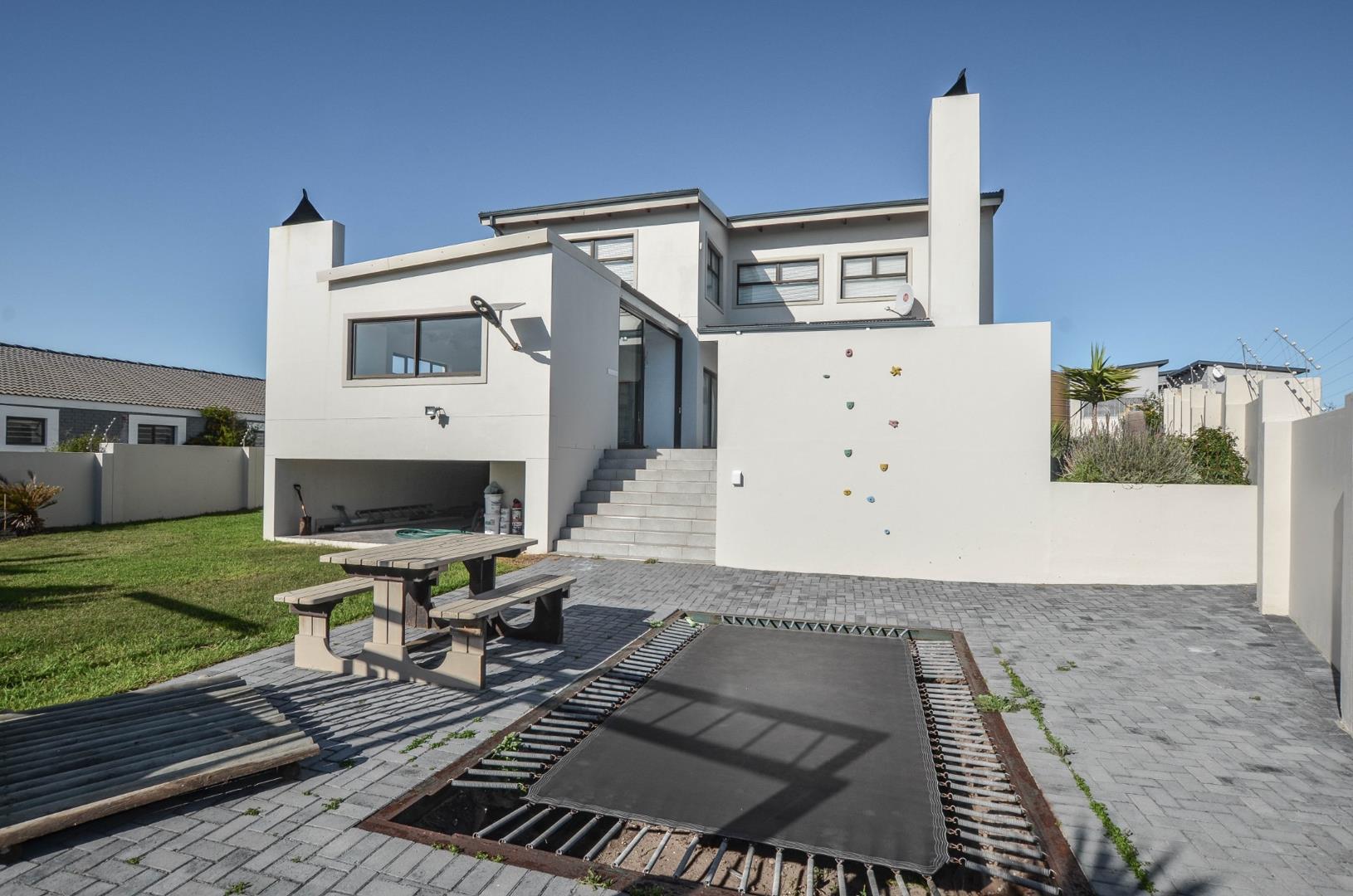 4.5 Bedroom House for sale in Yzerfontein 79 Atlantic Drive P24