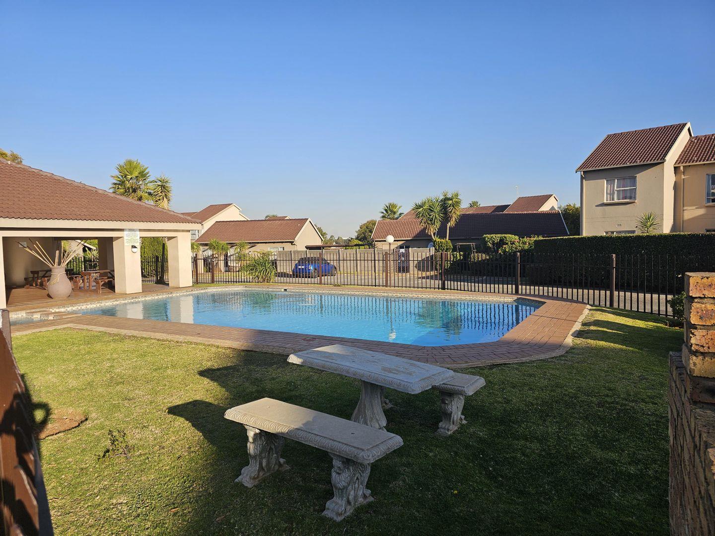 Apartments / flats for sale in Kempton Park Kempton Park Property