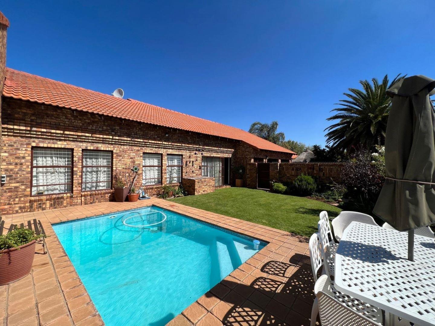 Kimberley Central Property Townhouses for sale in Kimberley Central