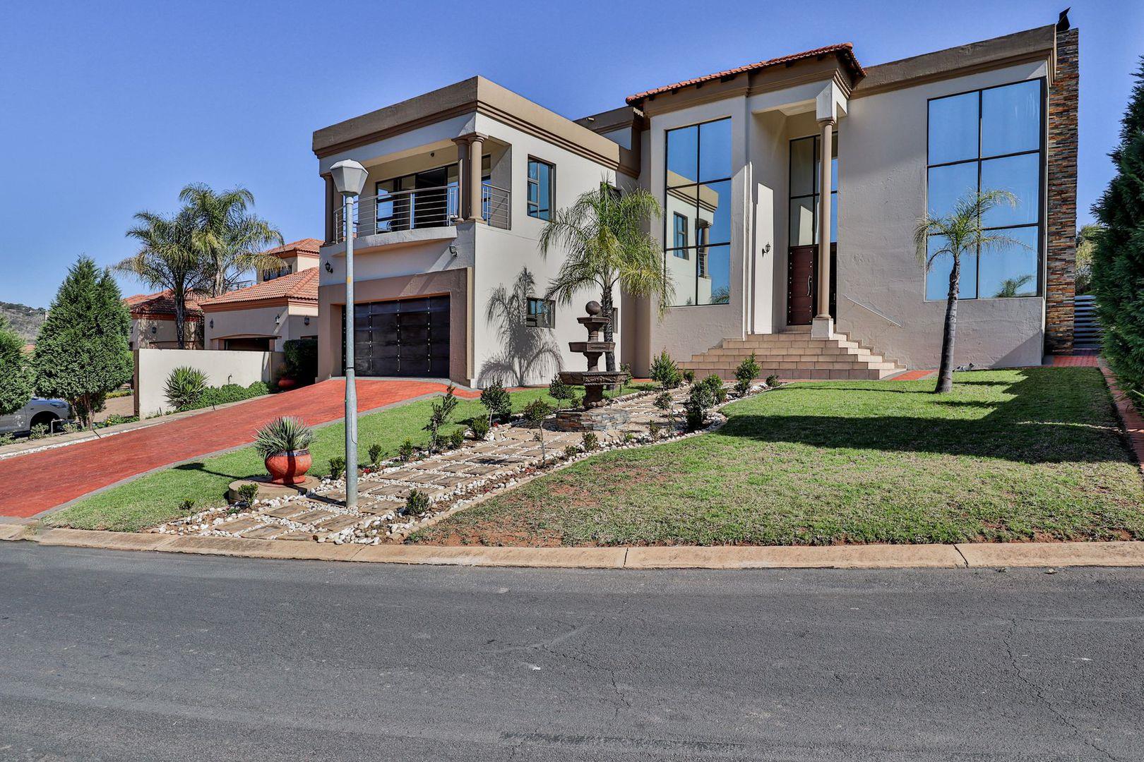 5 Bedroom House for sale in Xanadu P24112801369