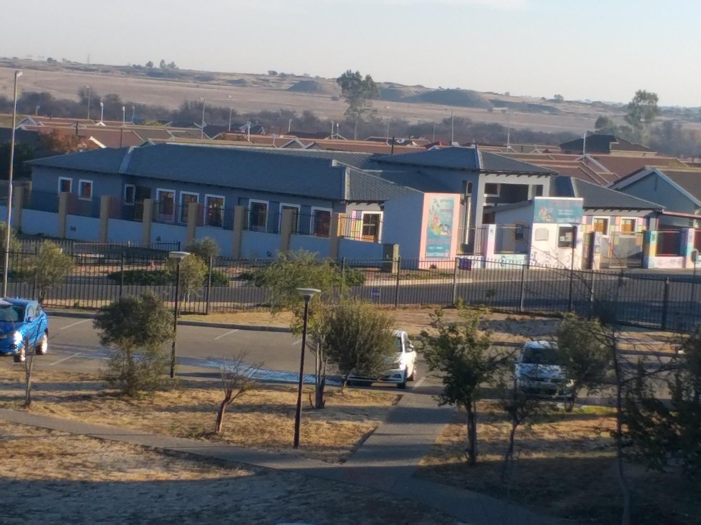 2 Bedroom Apartment / flat for sale in Raceway P24112841010