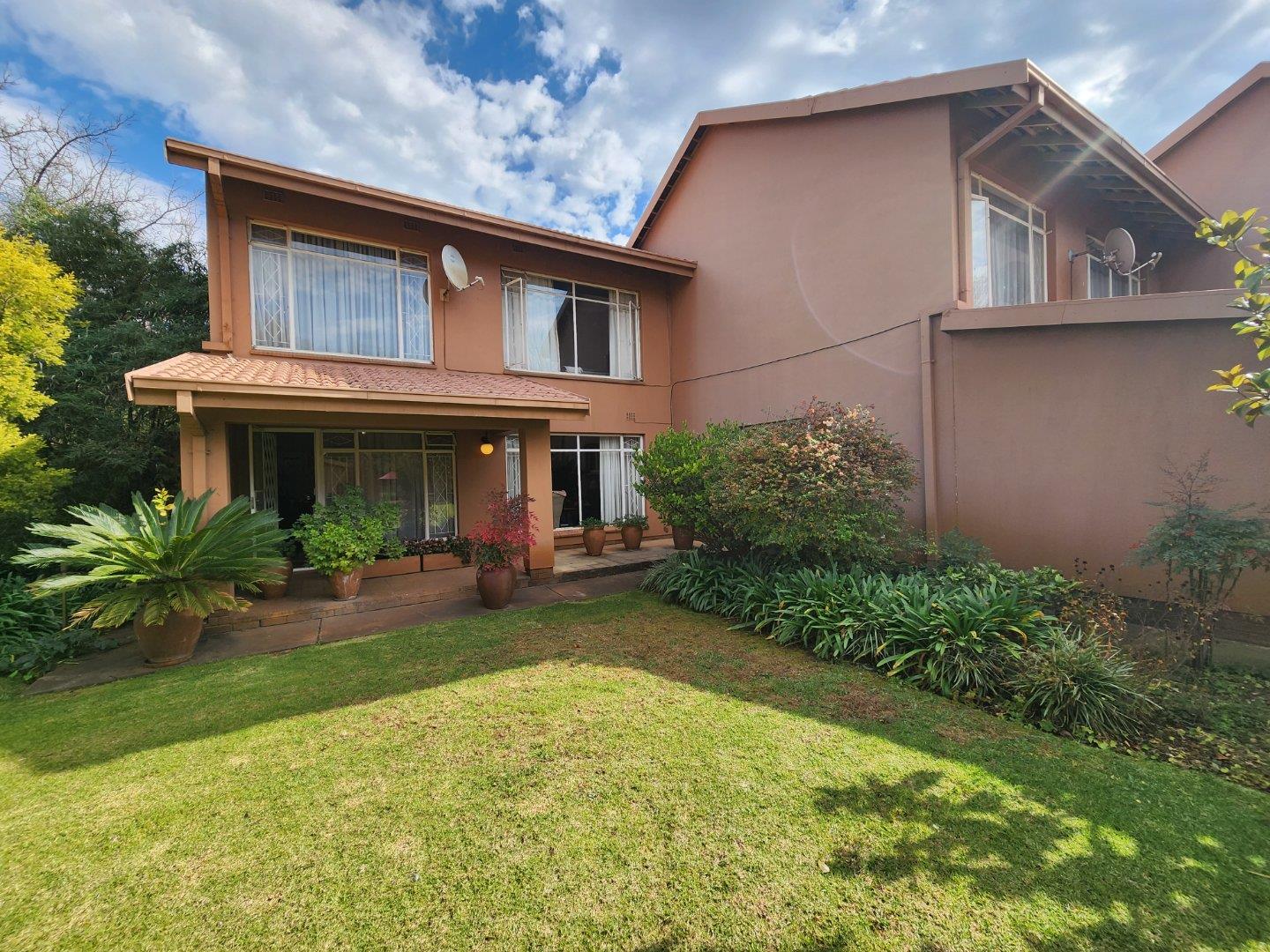 3 Bedroom Townhouse for sale in Three Rivers Proper P24112808911