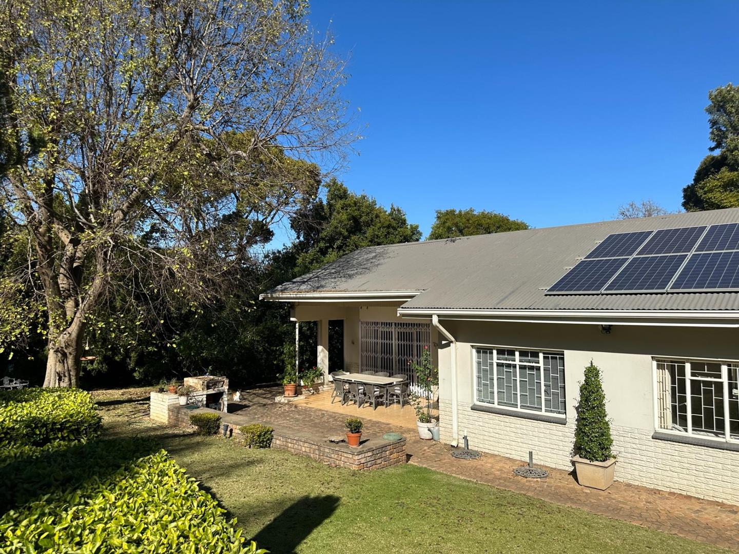 4 Bedroom House for sale in Menlo Park P24112810131