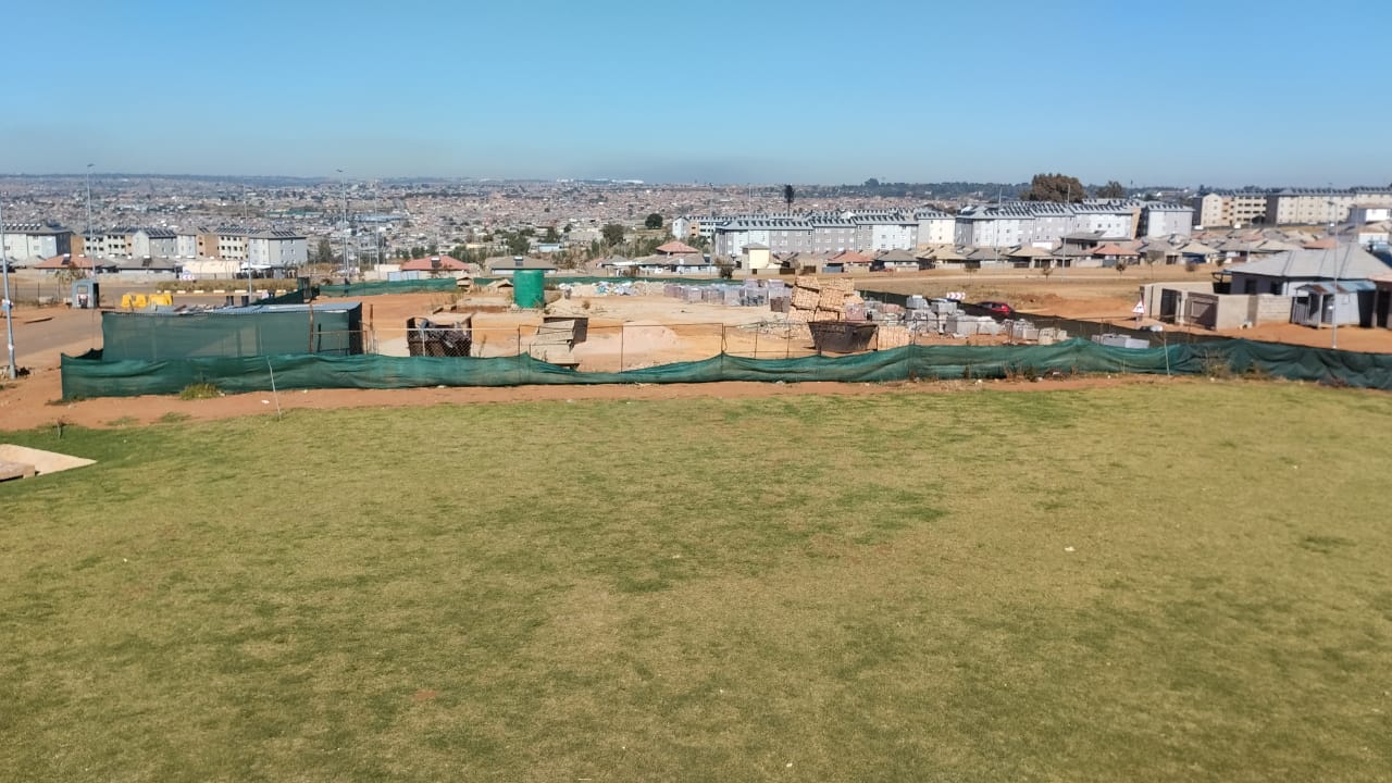 Commercial property for sale in Clayville P24112810564