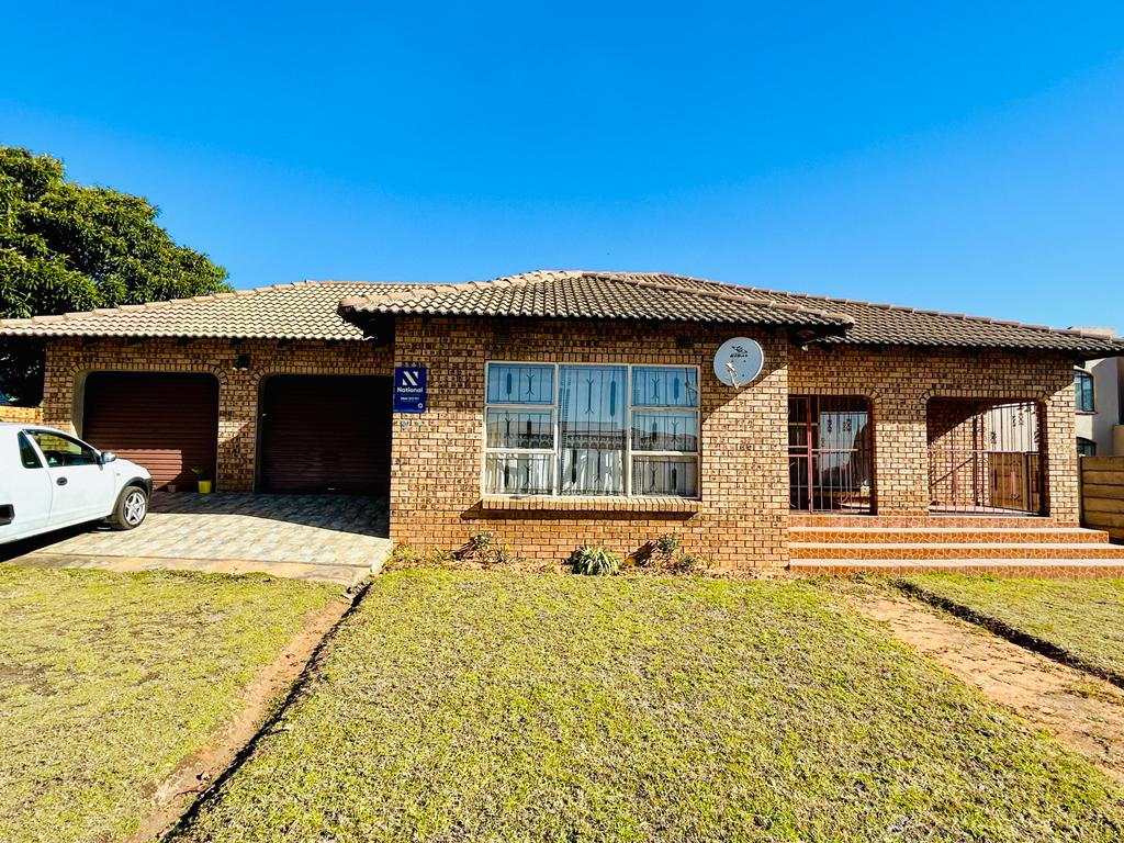 3 Bedroom House for sale in Pine Ridge P24112811704