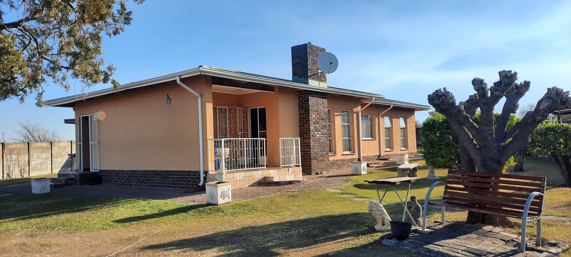 4 Bedroom House for sale in Ncandu Park P24112812825