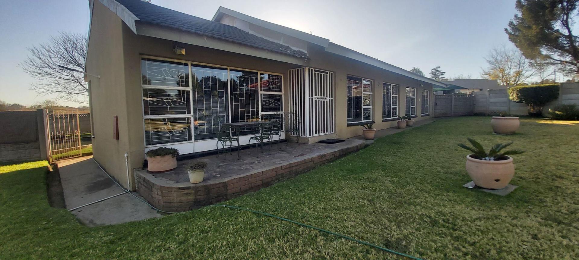 3 Bedroom House for sale in Duncanville P24112813494