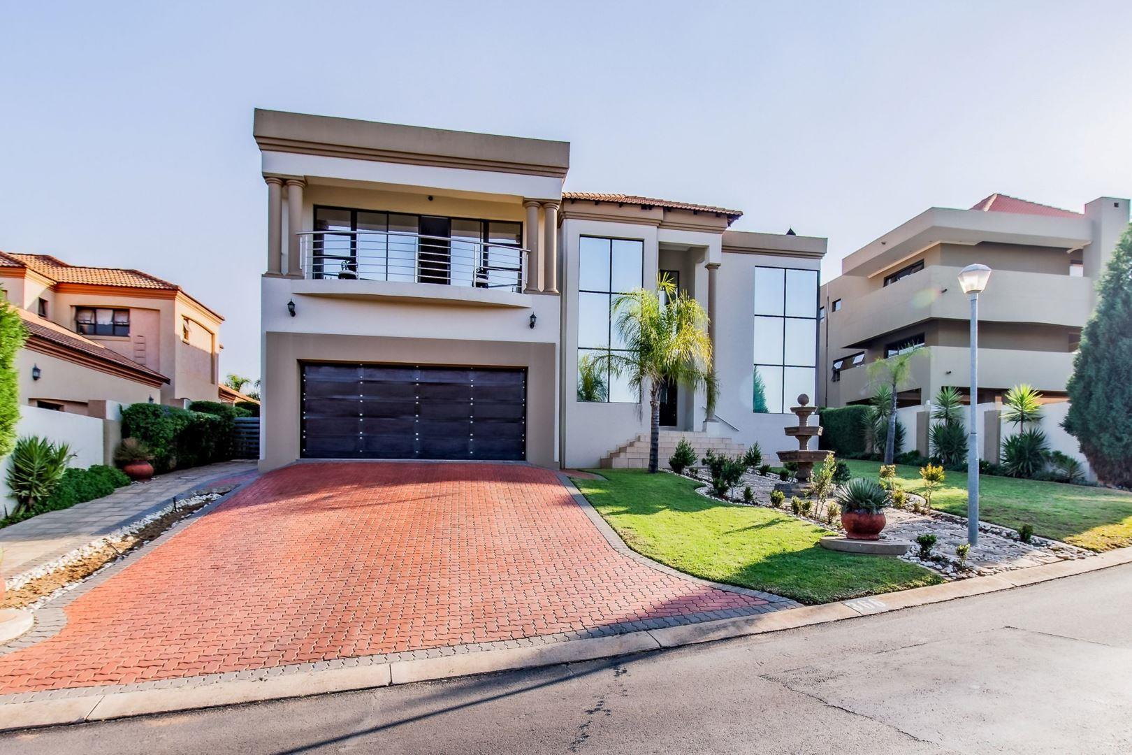 5 Bedroom House for sale in Xanadu Eco Park P24112814210