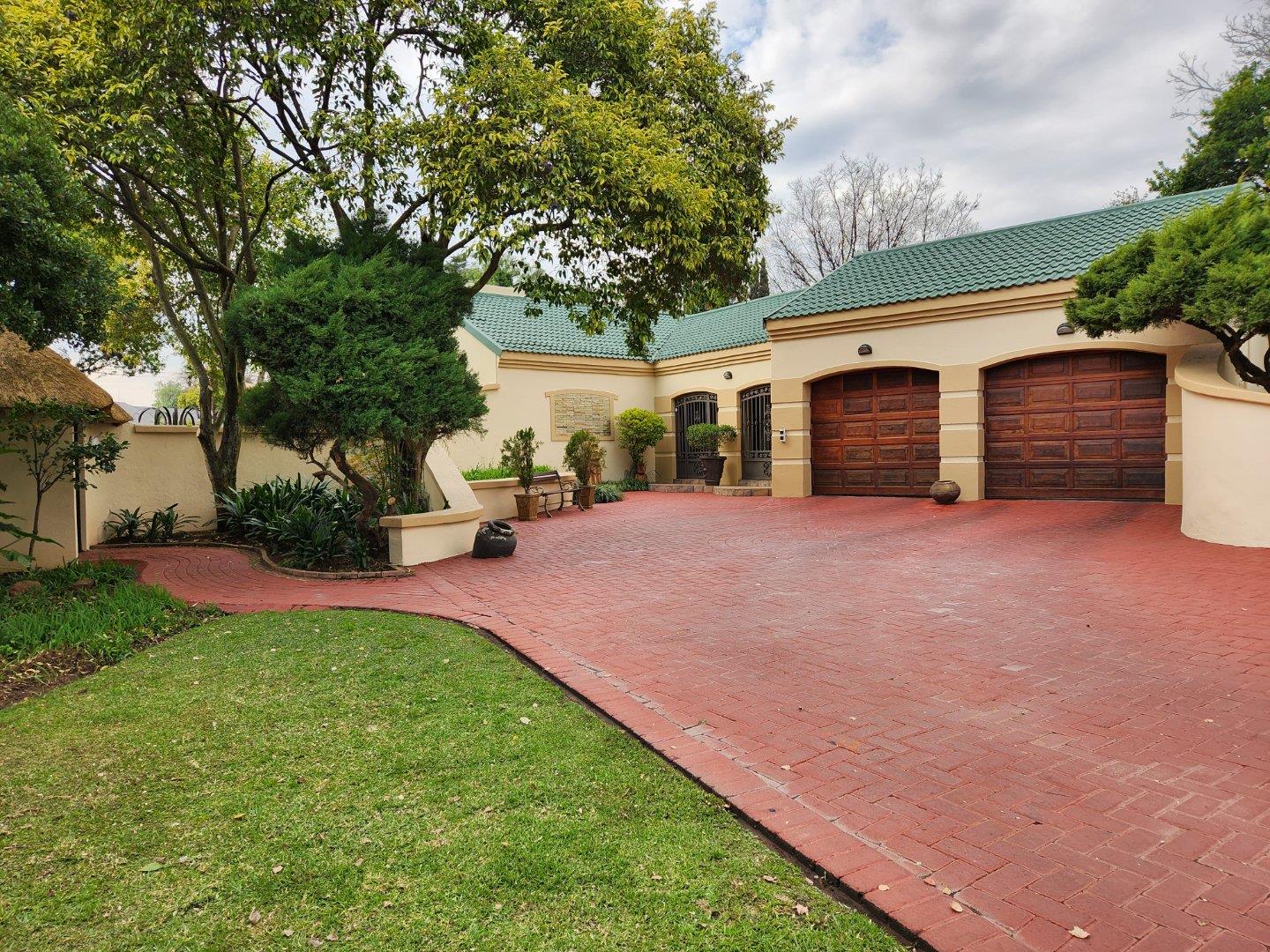 5 Bedroom House for sale in Three Rivers East P24112817049