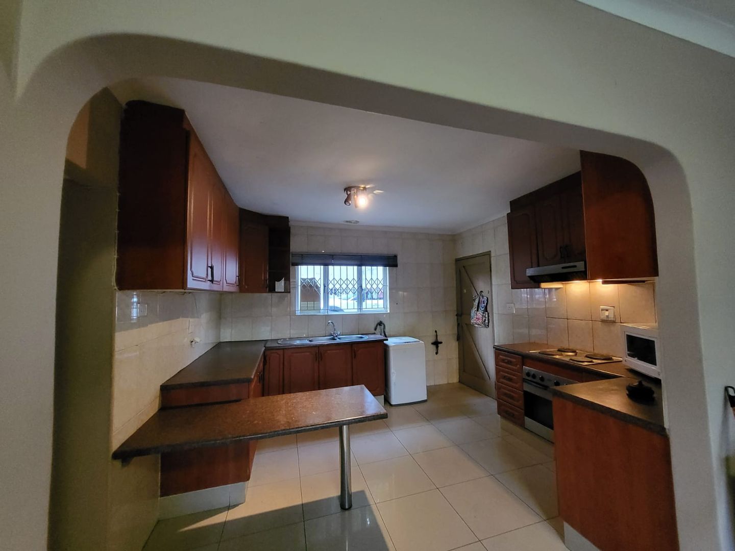 2 Bedroom Apartment / flat for sale in Woodhurst P24112817637