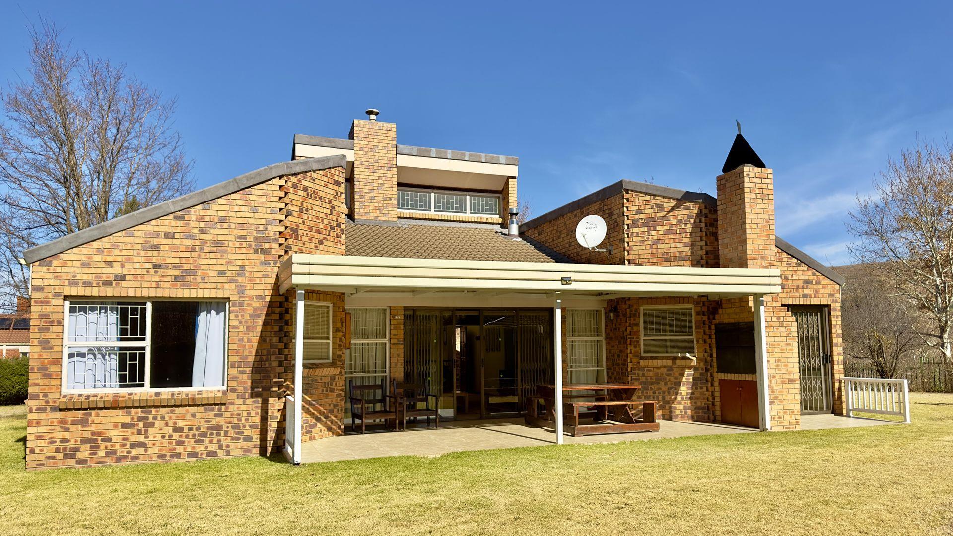 4 Bedroom House for sale in Clarens P24112817737