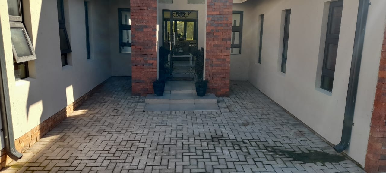 4 Bedroom House for sale in Vaal de Grace Golf Estate P24112818657