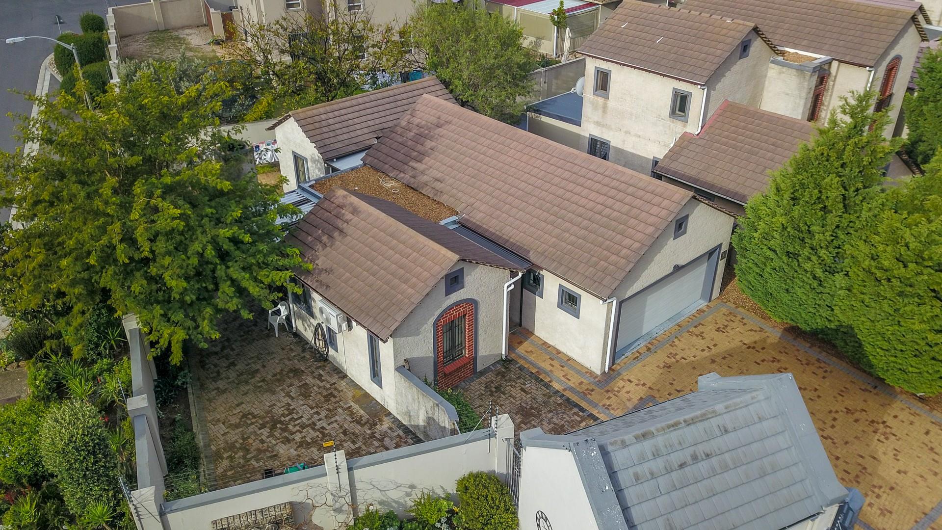 3 Bedroom House for sale in Jakarandas 1 Rosemary Crescent P24