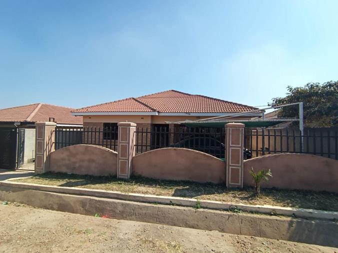 House for Sale in Waterfalls