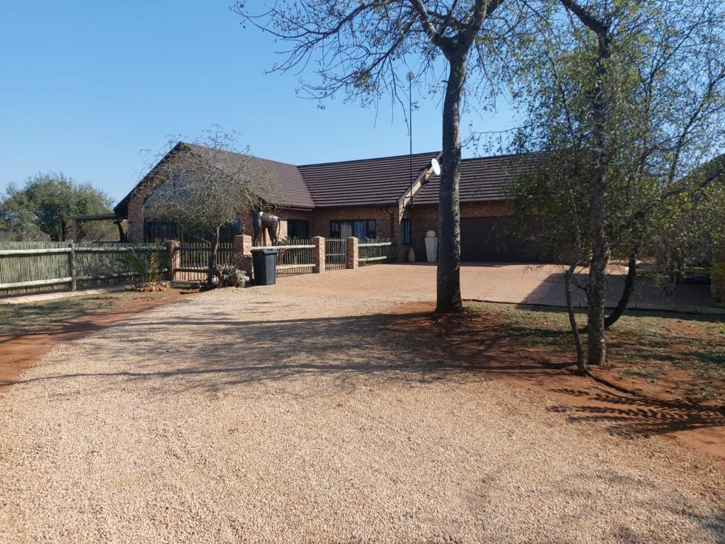 3 Bedroom House for sale in Sondela Nature Reserve P24112827403