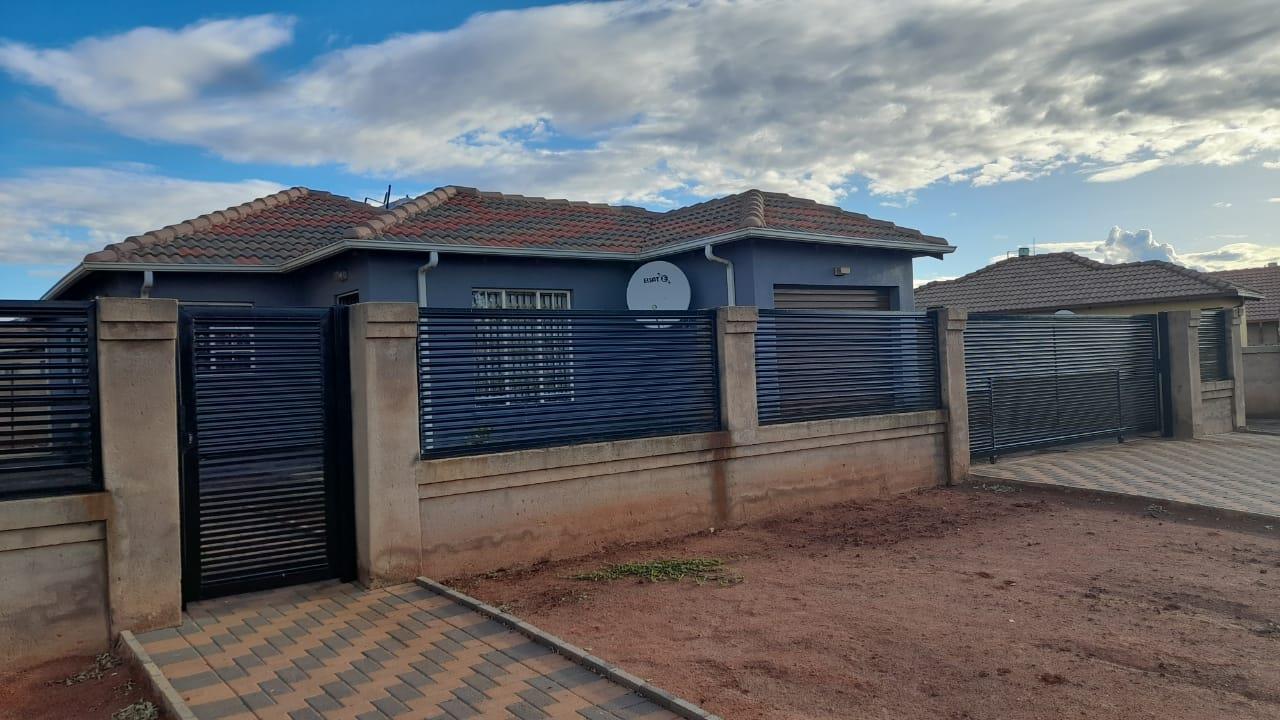 3 Bedroom House for sale in The Orchards P24112828382