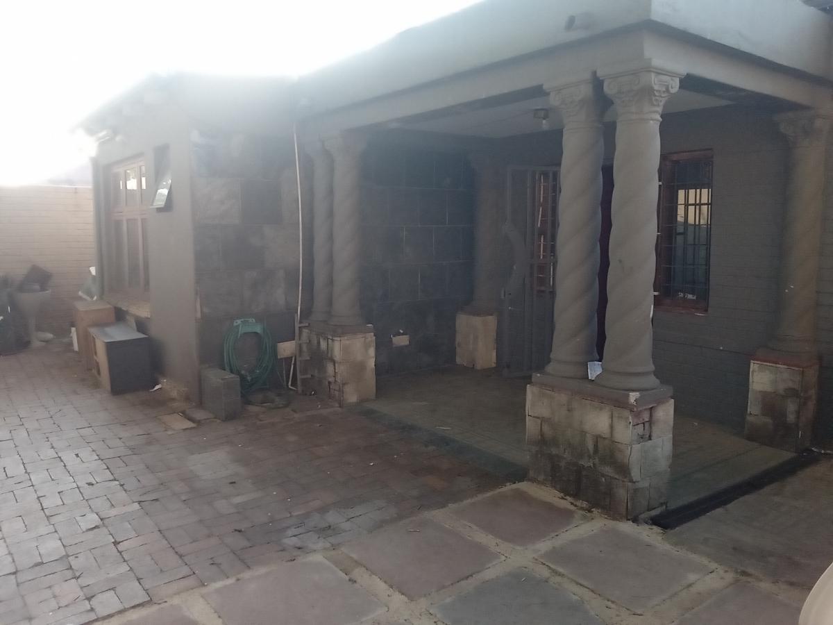 Orange Grove, Johannesburg Property Houses for sale in Orange Grove