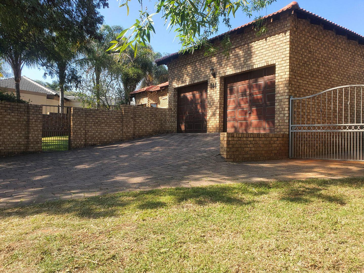 4 Bedroom House for sale in Eldo Glen P24112831003