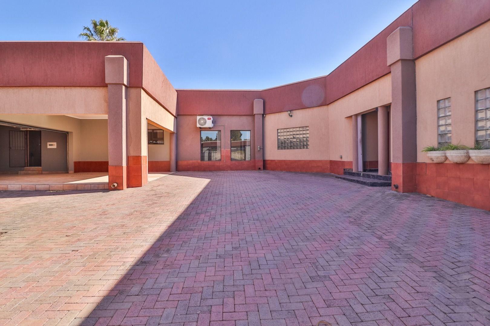 4 Bedroom House for sale in Vanderbijlpark SE 4 P24112832023