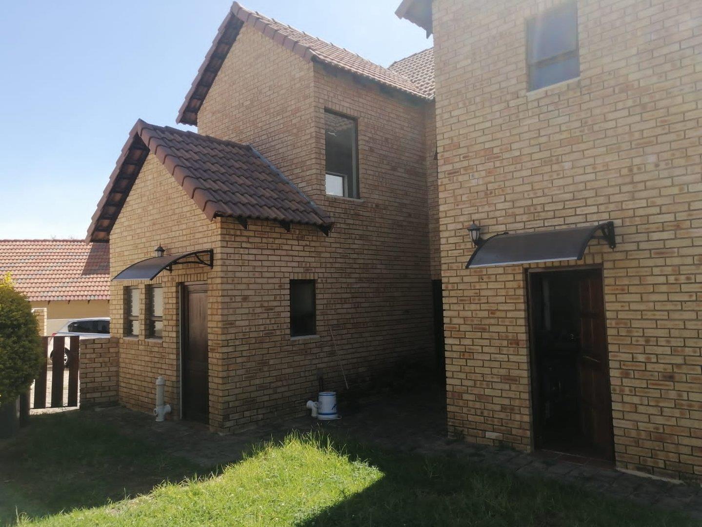 Brooklands Lifestyle Estate Property Houses to rent in Brooklands