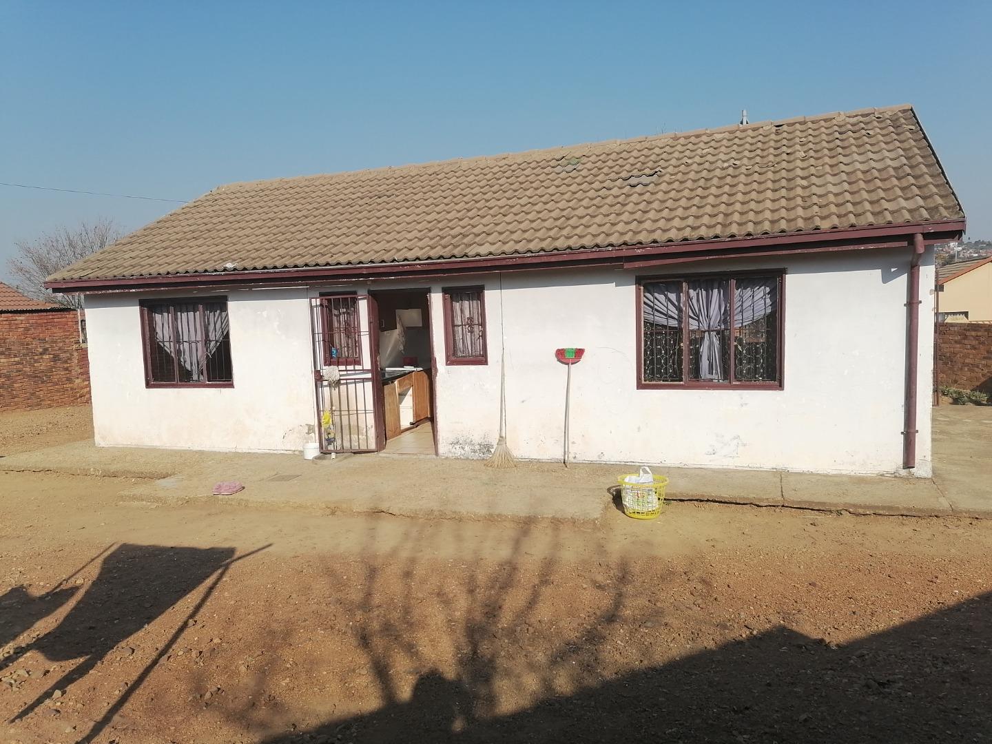 2 Bedroom House for sale in Lotus Gardens P24112833309