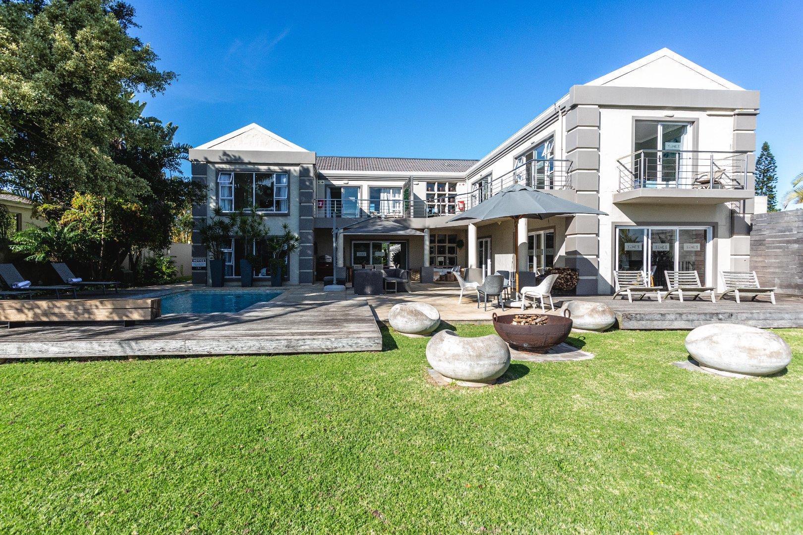 7 Bedroom House for sale in Gonubie P24112833992