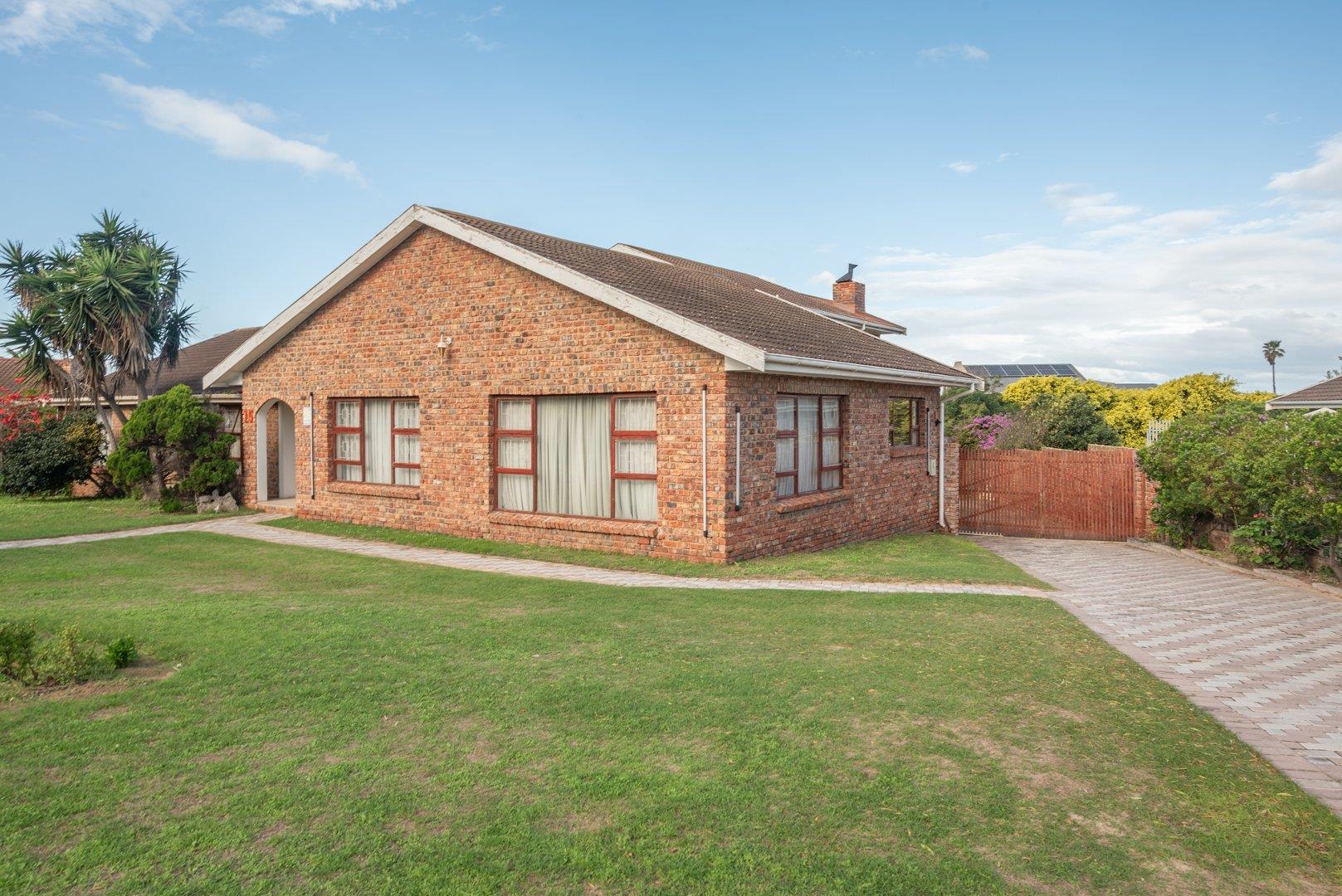 4 Bedroom House for sale in Bluewater Bay P24112834656