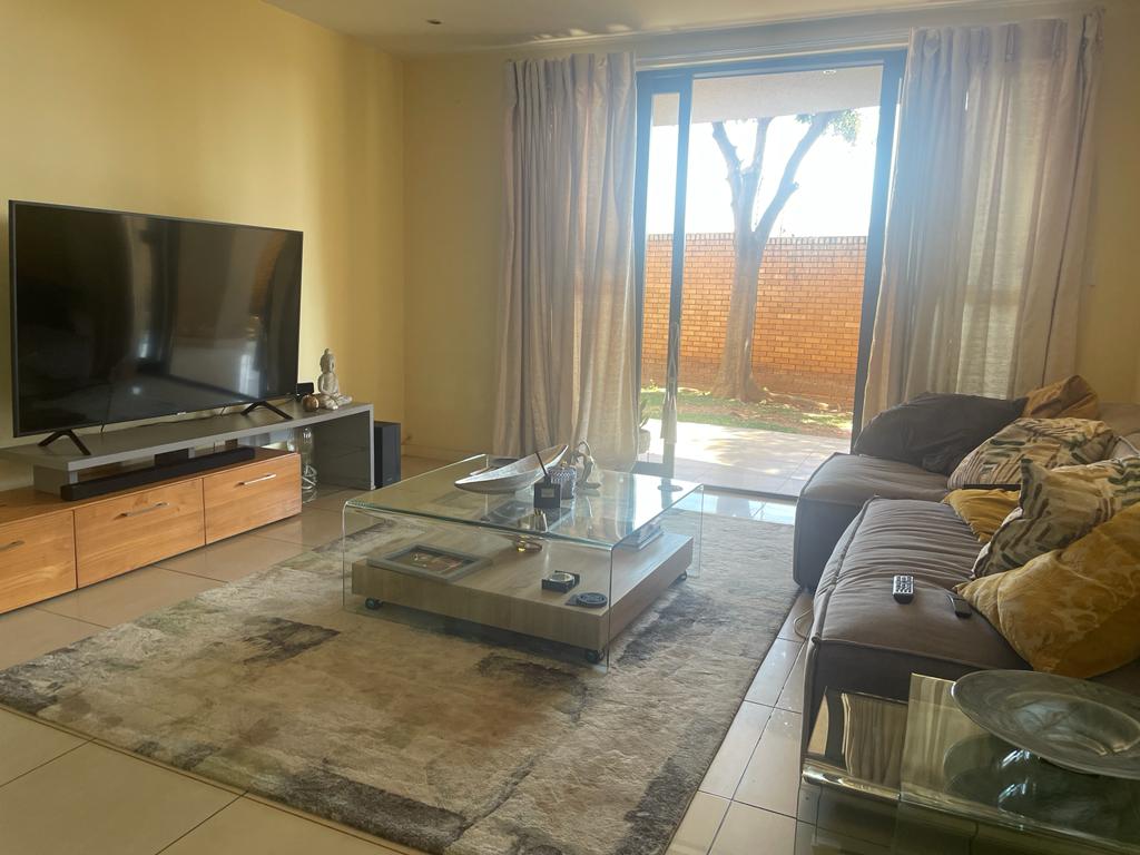 2 Bedroom Apartment / flat for sale in Rooihuiskraal 40 Aleppo