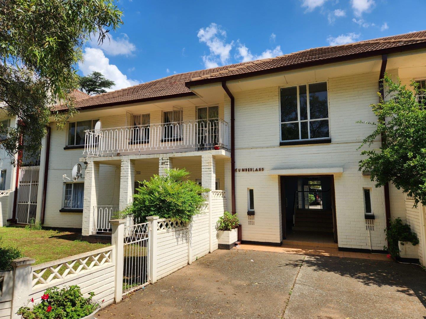 2 Bedroom Townhouse for sale in Three Rivers Proper P24112835114