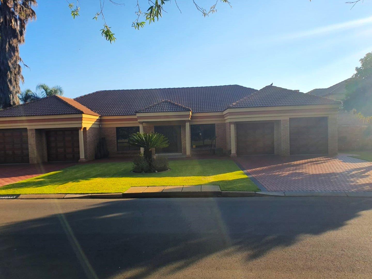 3 Bedroom House for sale in Petersfield P24112835811