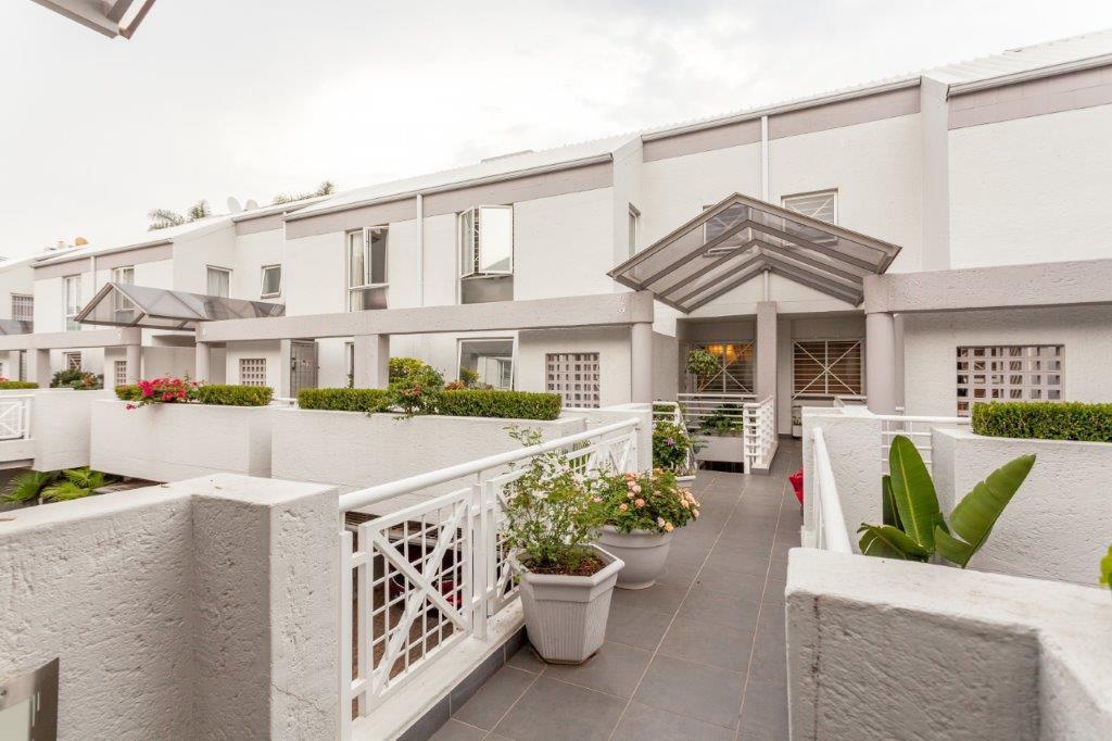 3 Bedroom Townhouse for sale in Melrose P24112831654