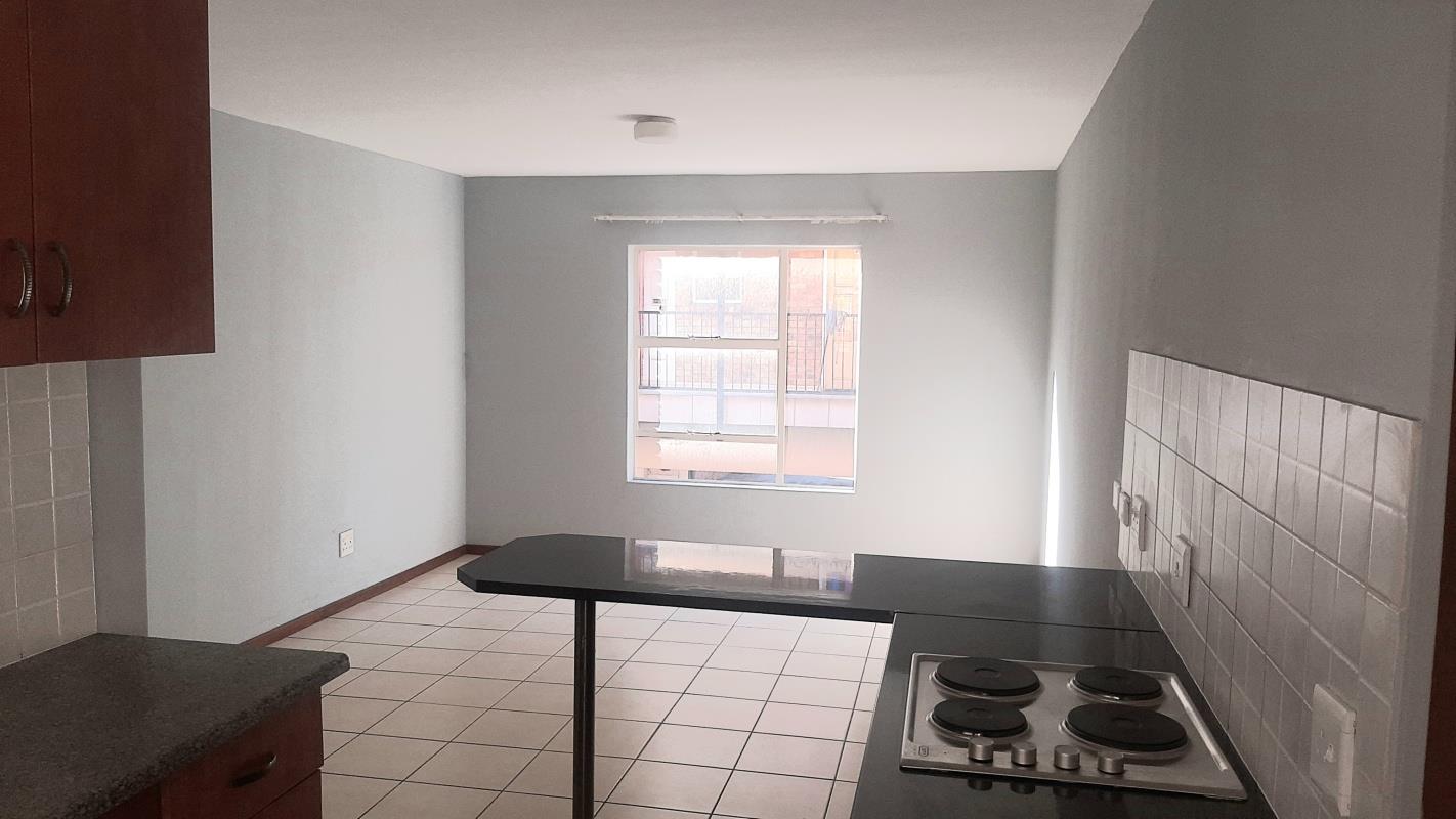 2 Bedroom Apartment / flat for sale in Kempton Park Central 21