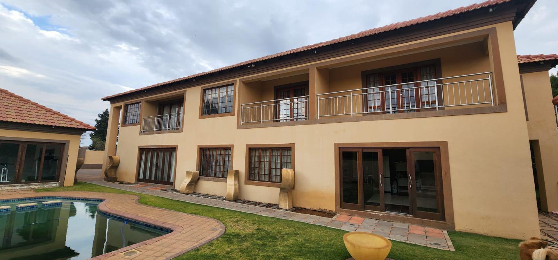 6 Bedroom House for sale in Pentagon Park P24112841294