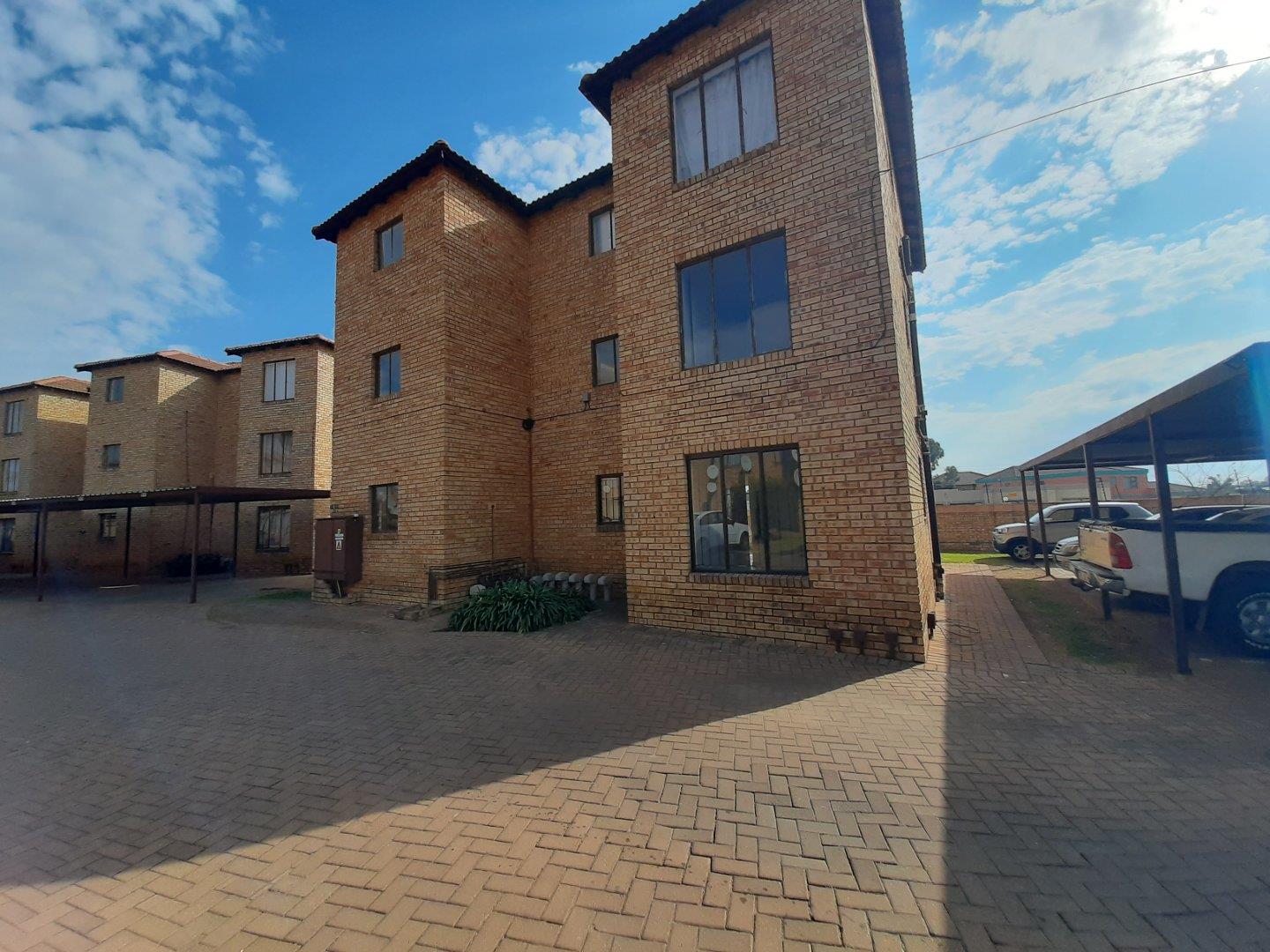 2 Bedroom Apartment / flat for sale in Greenhills Ext 3 67 Jirah