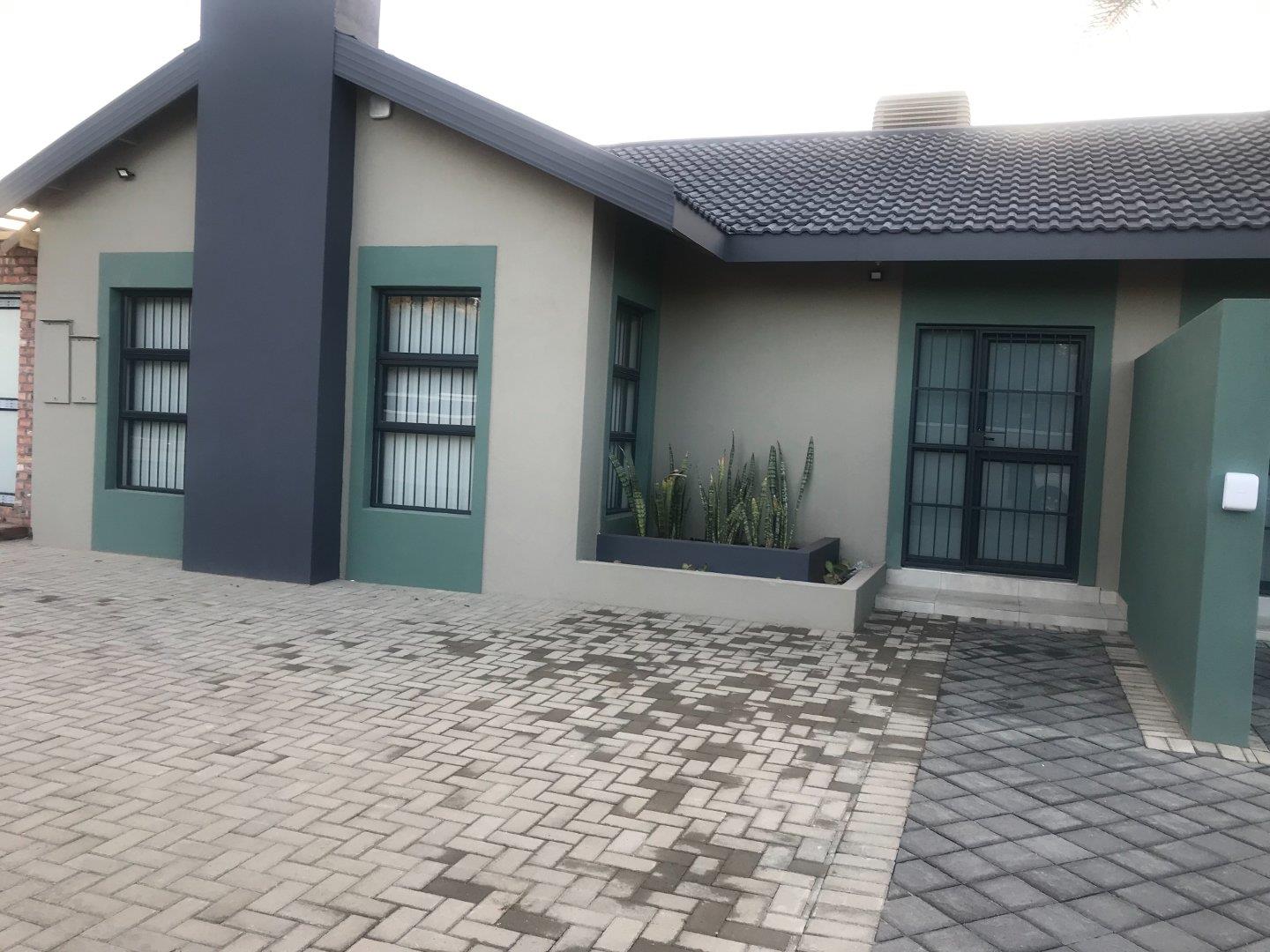 Monument Heights Property Property and houses to rent in Monument